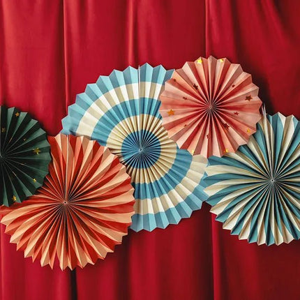 Gekleurde Papieren Waaiers 5st van Partydeco koop je bij Partywinkel