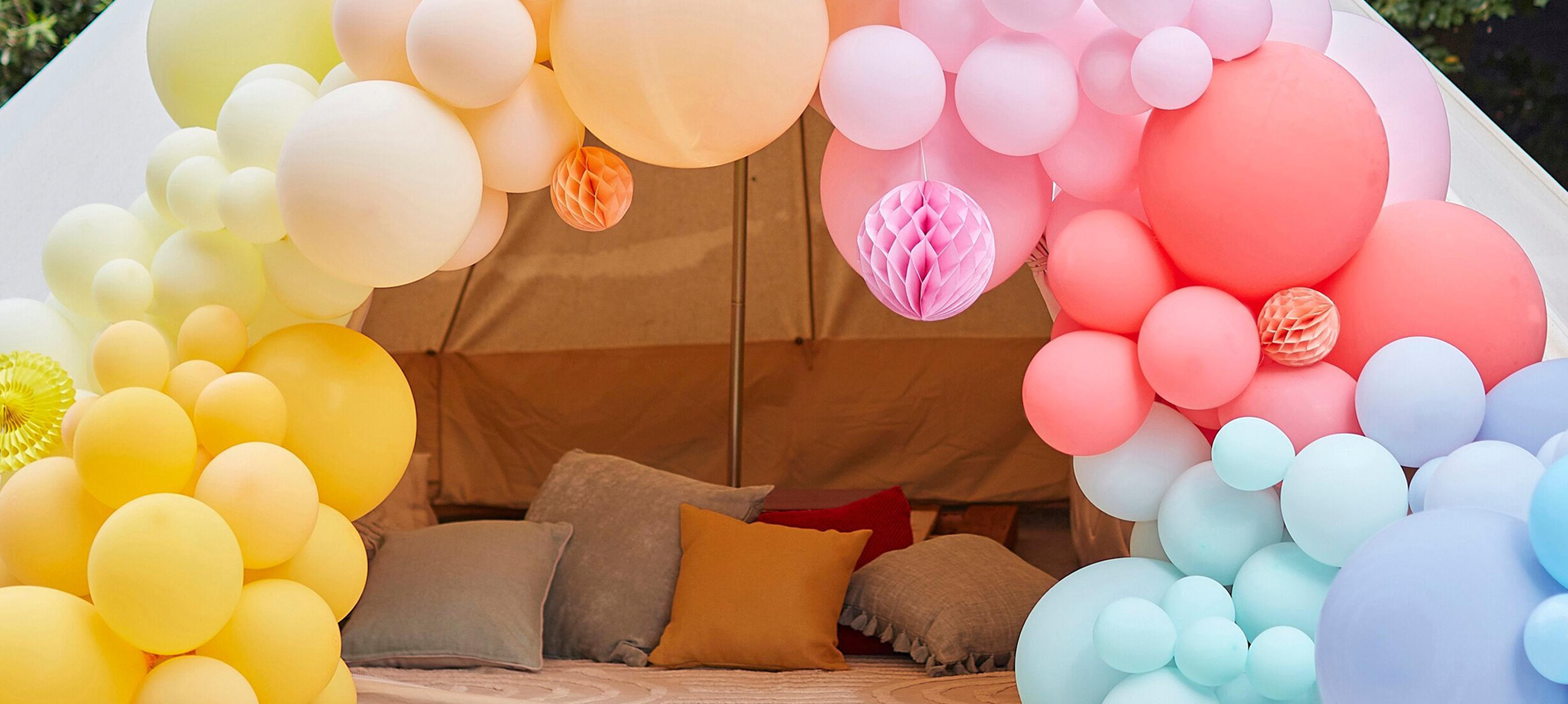 Laat je feest stralen met deze kleurrijke ballonnenbogen