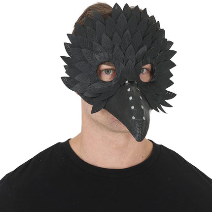 Máscara de Halloween con plumas de pájaro negras