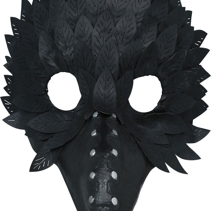Máscara de Halloween con plumas de pájaro negras