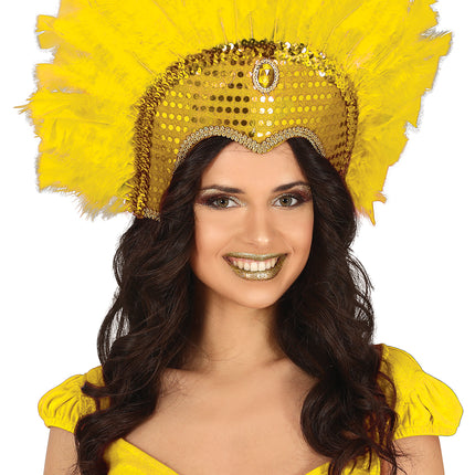 Tocado de plumas amarillo