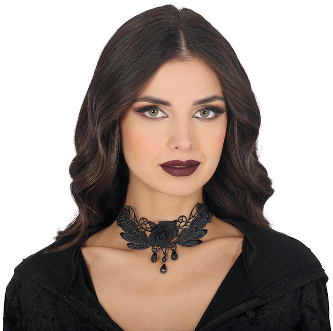 Collar Negro Rosa Bordada
