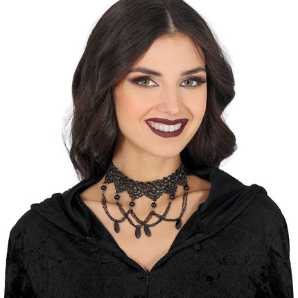 Collar Negro Bordado Con Abalorios