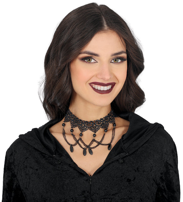 Collar Negro Bordado Con Abalorios