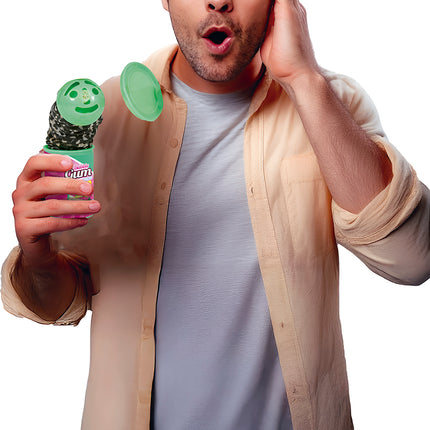 Miedo a masticar plástico, broma