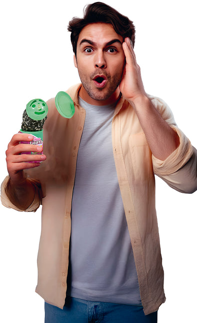 Miedo a masticar plástico, broma