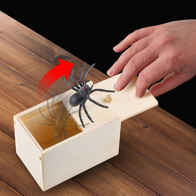 Araña falsa de Halloween en caja