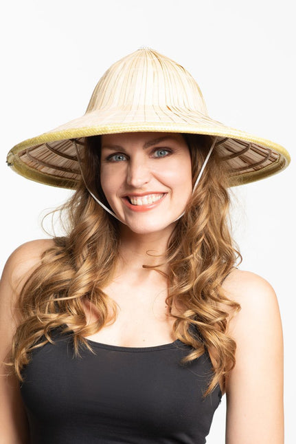 Sombrero chino de mimbre