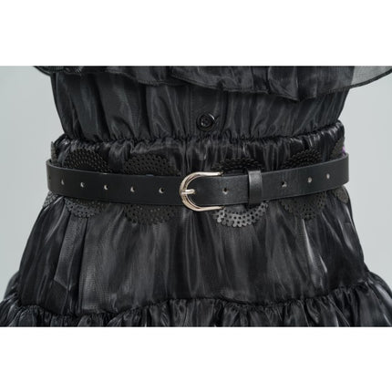 Vestido negro de chica para el baile de fin de curso del miércoles
