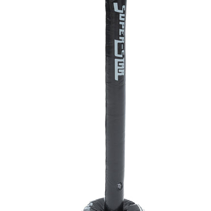 Micrófono hinchable sobre trípode