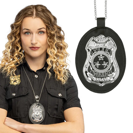 Colgante con la inscripción «Super police»