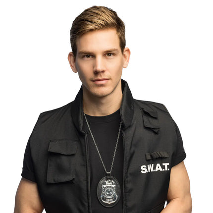 Colgante con la inscripción «Super police»