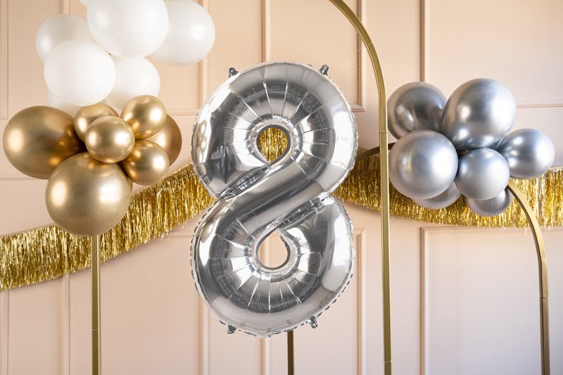 8 Jaar Cijfer Ballon Zilver Leeg 72cm van Partydeco koop je bij Partywinkel