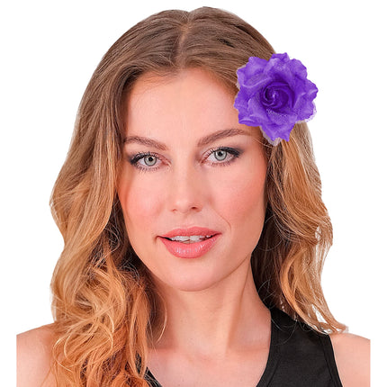 Flor morada para el pelo