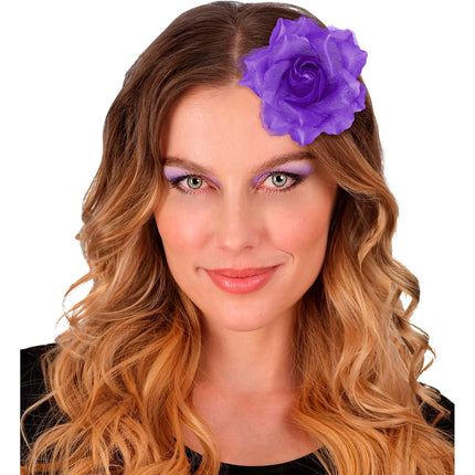 Flor morada para el pelo