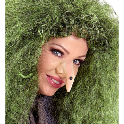 Bruja de Halloween con nariz falsa