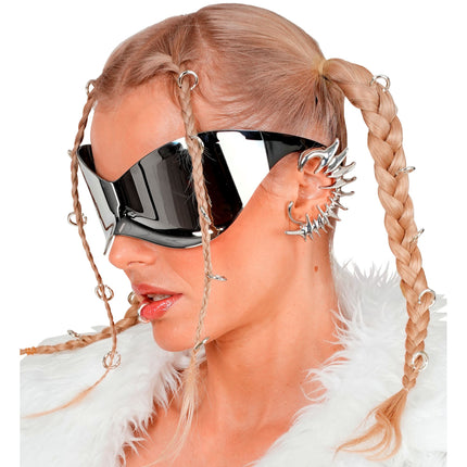 Pendiente tipo «ear cuff» de Halloween (falso piercing)