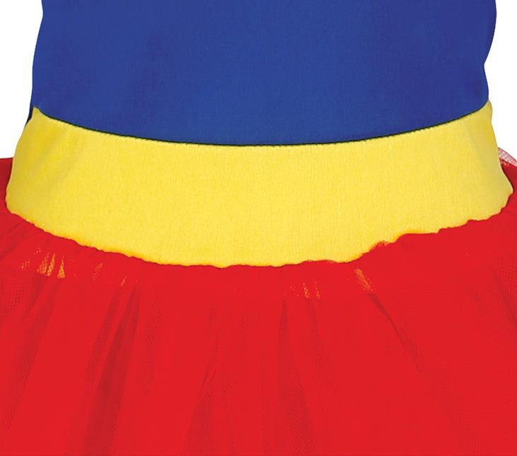 Chica con traje de superhéroe