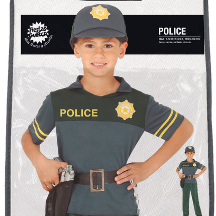 Chicos con traje de policía