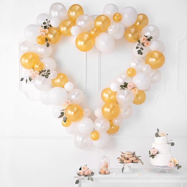 Balloonboog Hart Wit 11 delig van Partydeco koop je bij Partywinkel