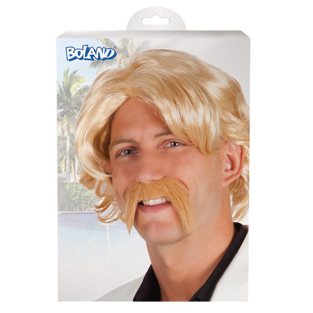 Blonde Pruik Chuck Met Snor van Boland koop je bij Partywinkel