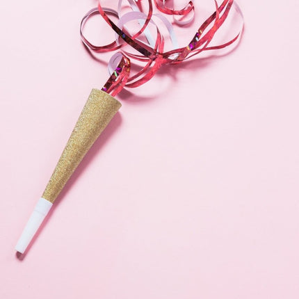 Feesttoeters Goud 19cm 4st van Folat koop je bij Partywinkel