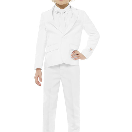 Niño de traje blanco <tc>OppoSuits</tc>