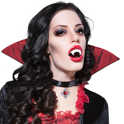 Dientes de vampiro de Halloween