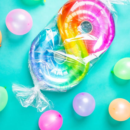 Folie Ballon Cijfer 8 Regenboog XL 81cm leeg van Folat koop je bij Partywinkel