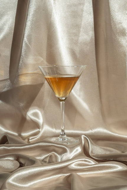 Gouden Tafelloper Satijn 9m van Partydeco koop je bij Partywinkel