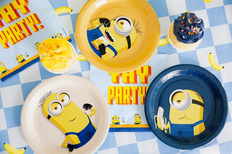 Minions Borden Blauw Geel Wit 18cm 6st van Partydeco koop je bij Partywinkel
