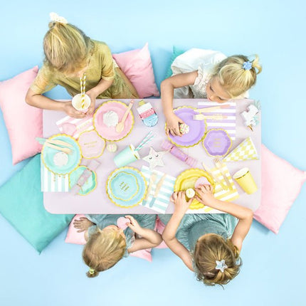 Mintgroene Bordjes Karton Goud 18cm 6st van Partydeco koop je bij Partywinkel