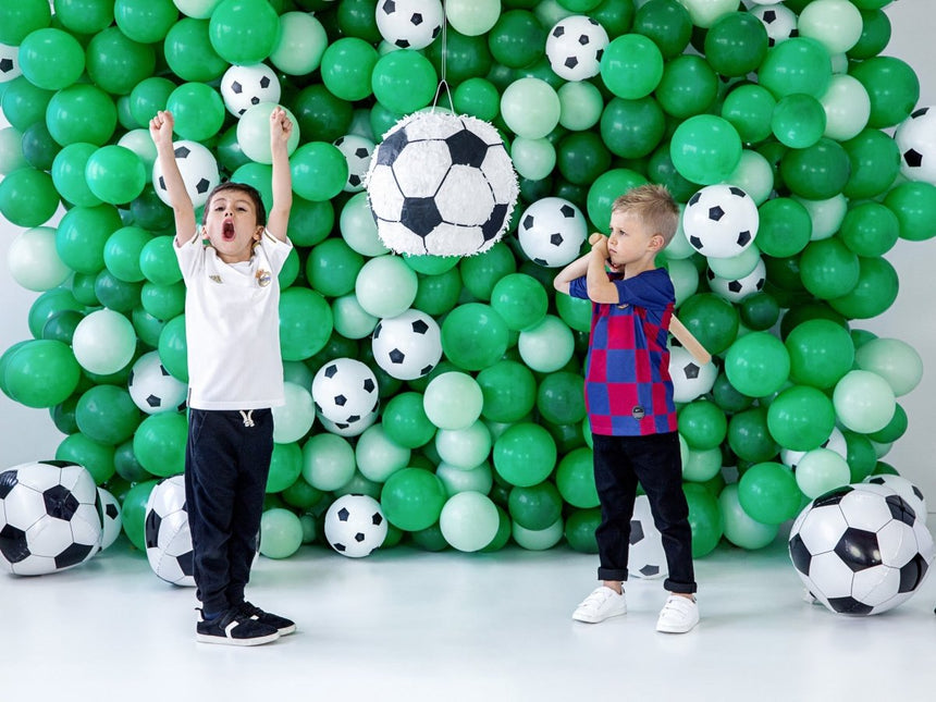 Pinata Voetbal 35cm van Partydeco koop je bij Partywinkel