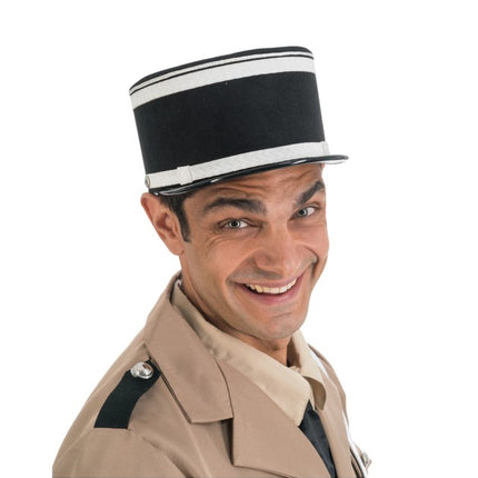 Gorra de policía de la Gendarmería francesa, en blanco y negro