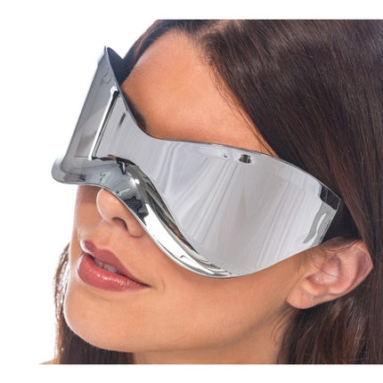 Gafas de sol plateadas de estilo futurista