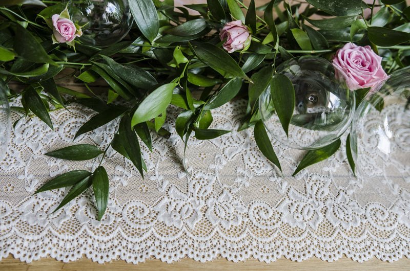 Tafelloper Kant 15cm 9m van Partydeco koop je bij Partywinkel