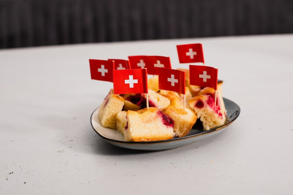 Zwitserland Cocktailprikkers Zwitserland 6cm 50st van WeFiesta koop je bij Partywinkel
